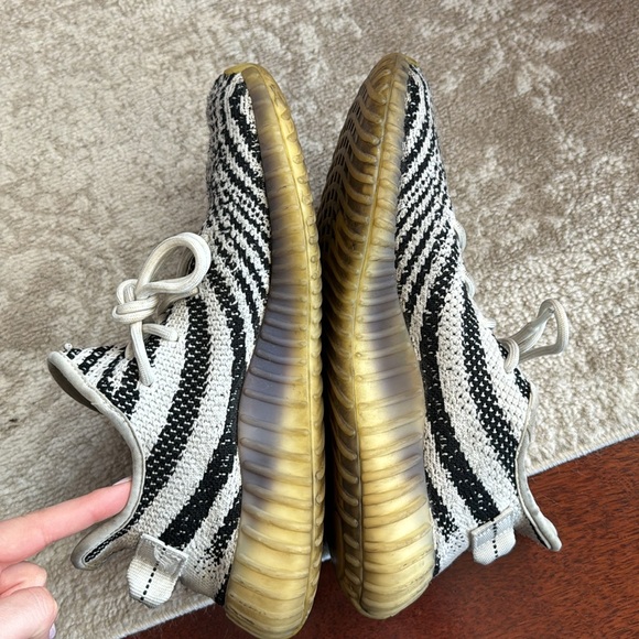 Yeezys Zebra snickers authentic Size 8 includes box - Picture 5 of 10